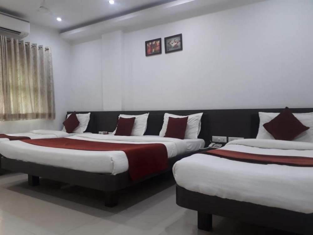 Room image 3